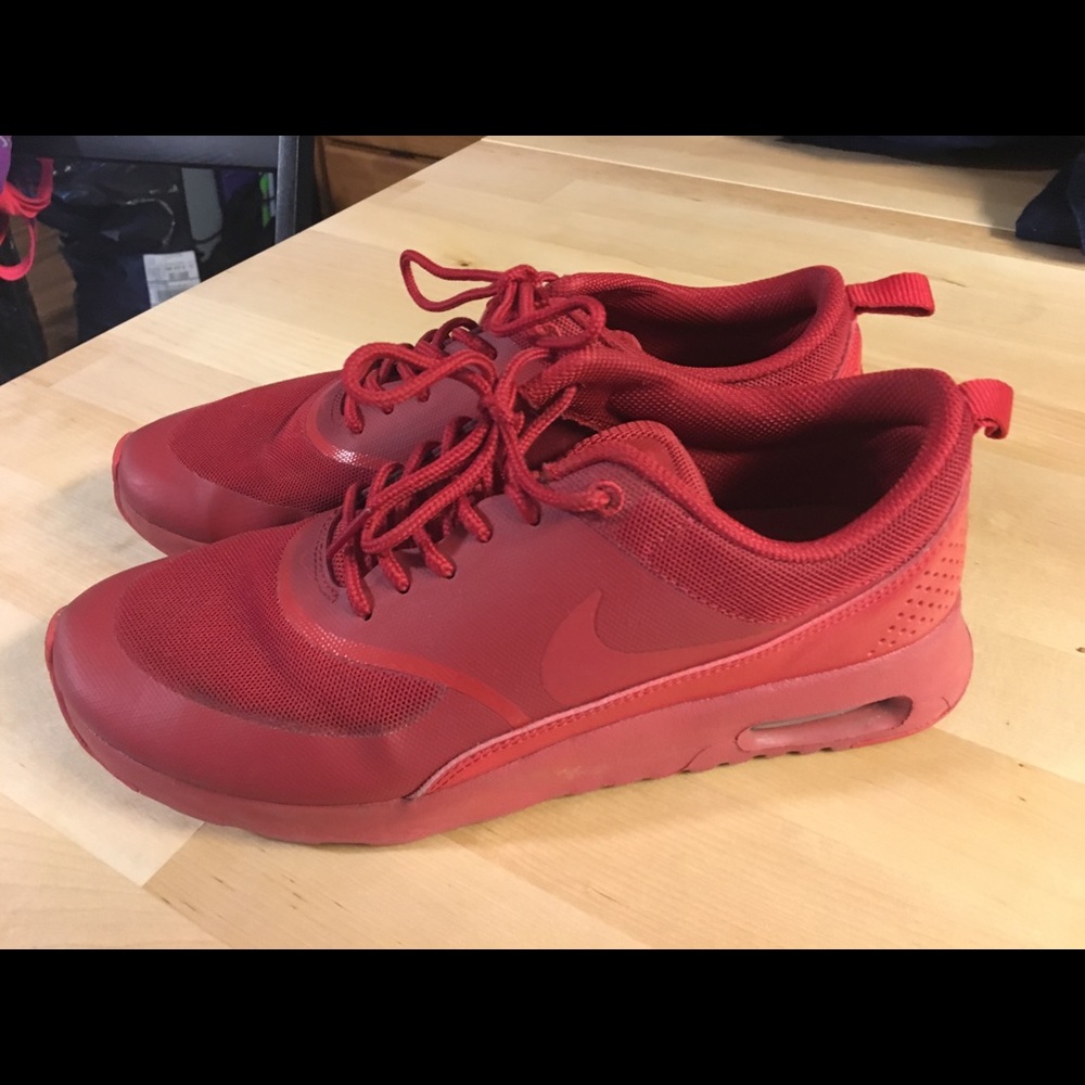 Red Nike Air max Thea size 8.5
